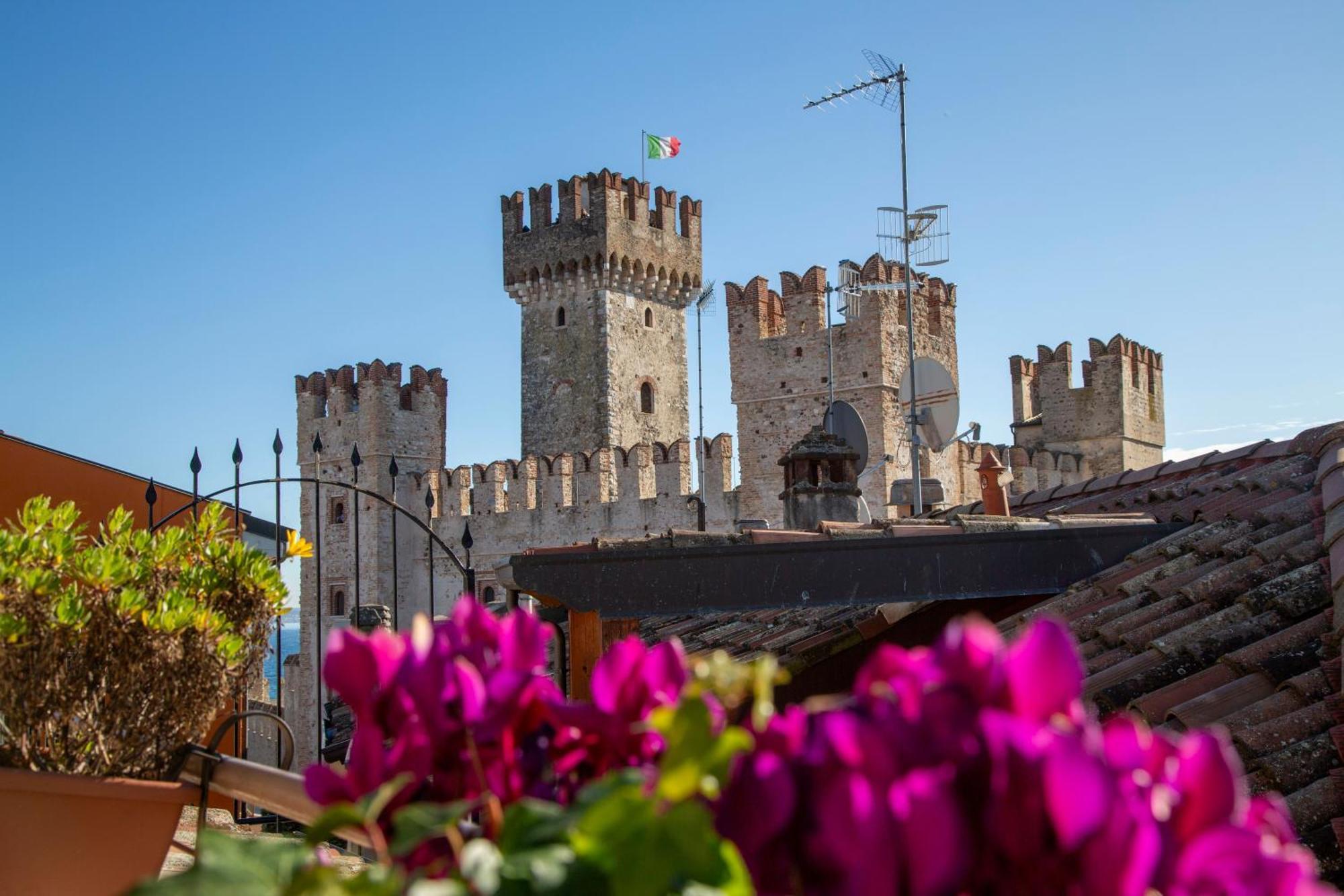 Sirmione4U - Domus By The Castle Apartment Ngoại thất bức ảnh